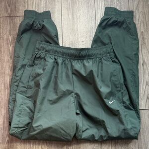 NWOT Nike windbreaker joggers